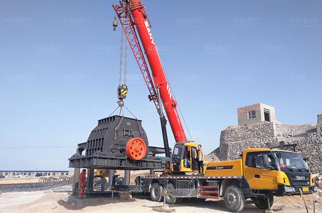 寧夏200噸碎石生產線-硬巖破安裝現場