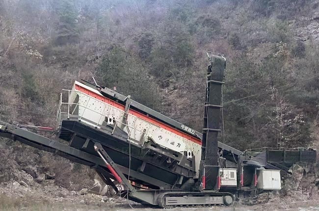 履帶移動篩分站