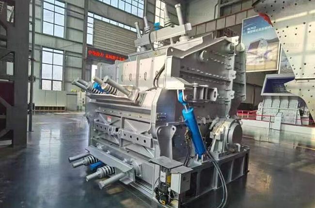 DLHCS1315反擊式破碎機(jī)