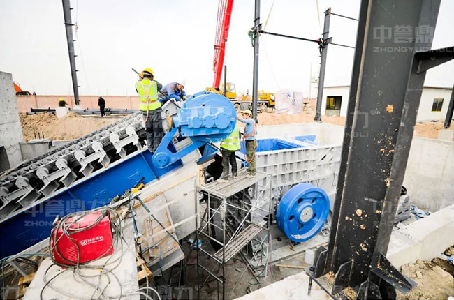 DLHGC540臥式旋回破碎機(jī)