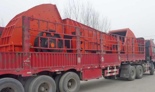 大型錘式破碎機(jī)