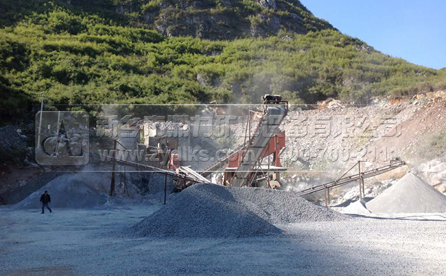 采石場生產(chǎn)線現(xiàn)場 采石場生產(chǎn)線現(xiàn)場