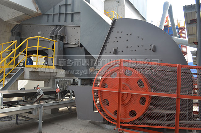 錘式碎石機(jī)設(shè)備 錘式碎石機(jī)設(shè)備