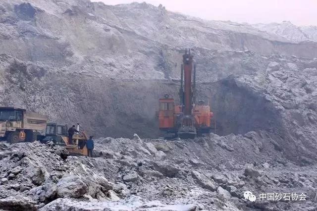 大型露天礦開采設(shè)計