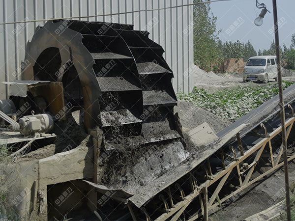 砂石料清洗、除雜用輪式洗砂機(jī)